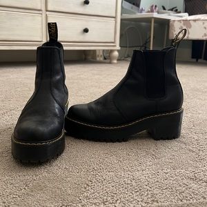 Black dr. Marten Chelsea boots